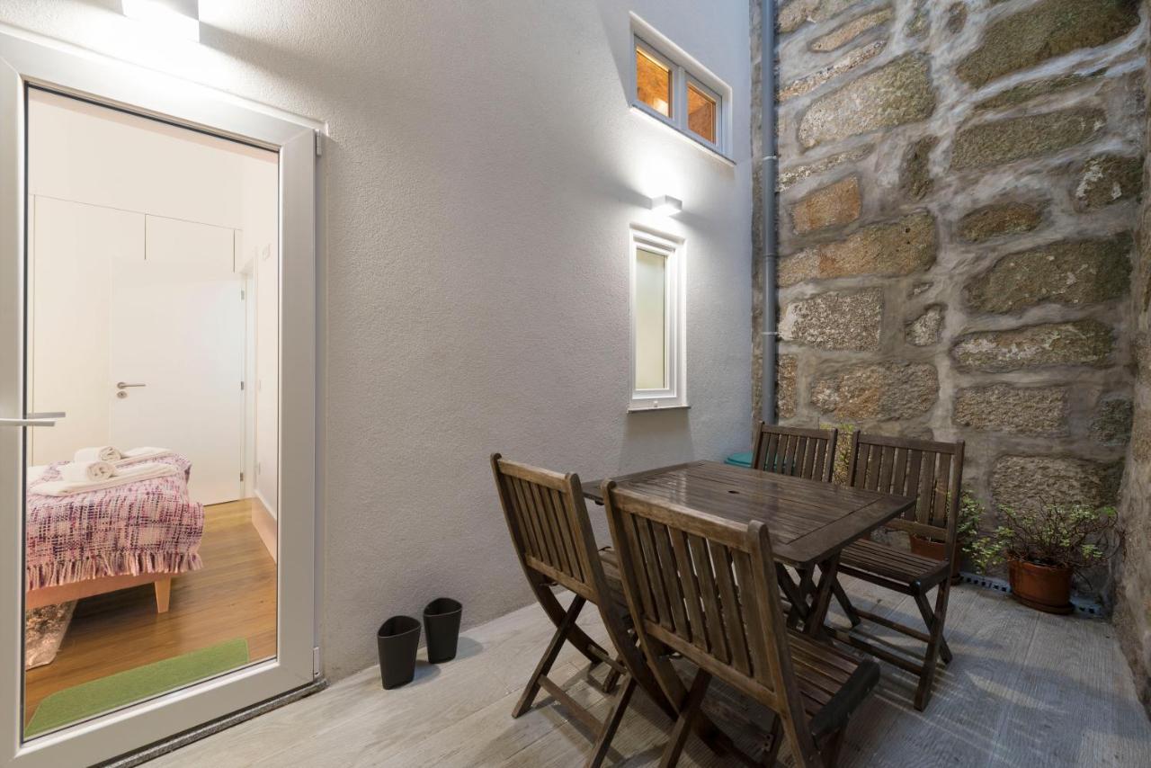 Lovelystay - Cozy Duplex With Patio Right Off Train&Metro Station OOporto Extérieur photo